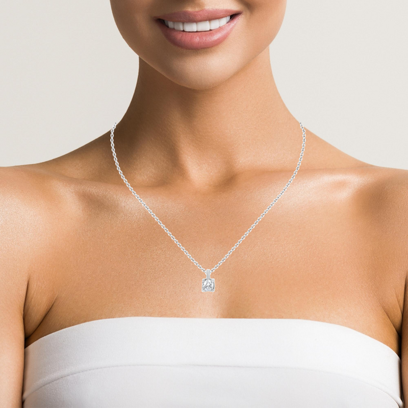 Класическо колие от бяло злато 18К с диамант 0.07 ct – елегантен дизайн | Kirkorian Diamonds