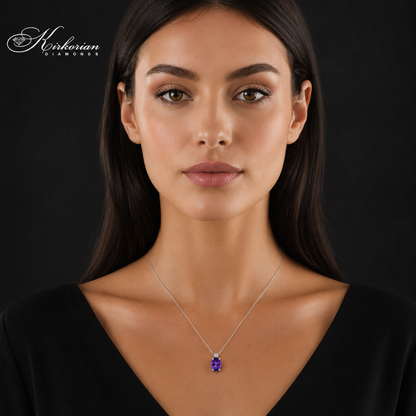 Дамски модел, носещ колие от бяло злато 14K с аметист 1.03 ct и диамант 0.07 ct – модел 331AM от Kirkorian Diamonds