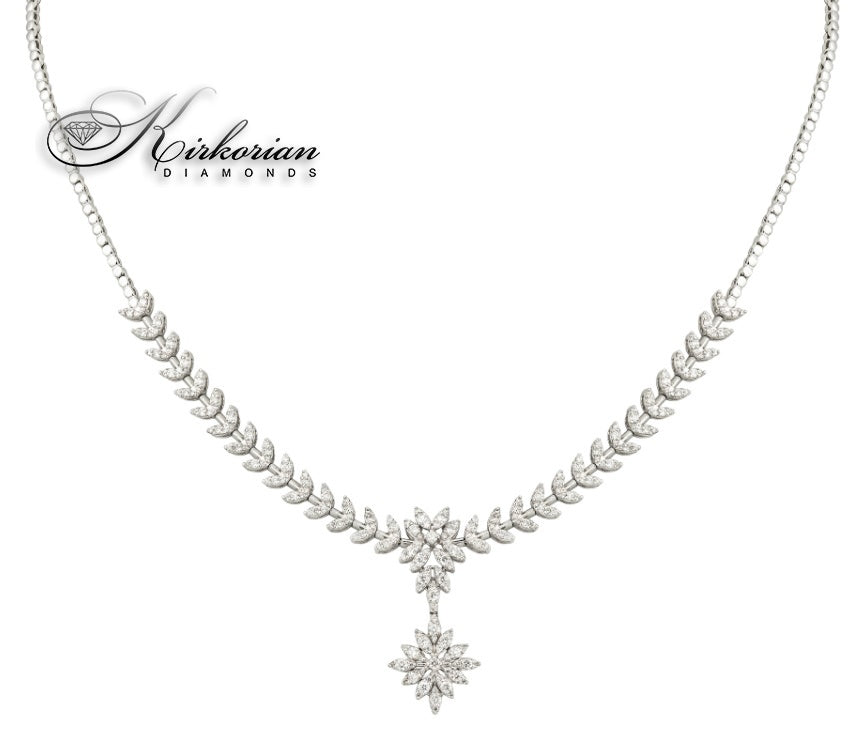 Диамантено колие от бяло злато 18K 1.65 ct флорален дизайн IT12