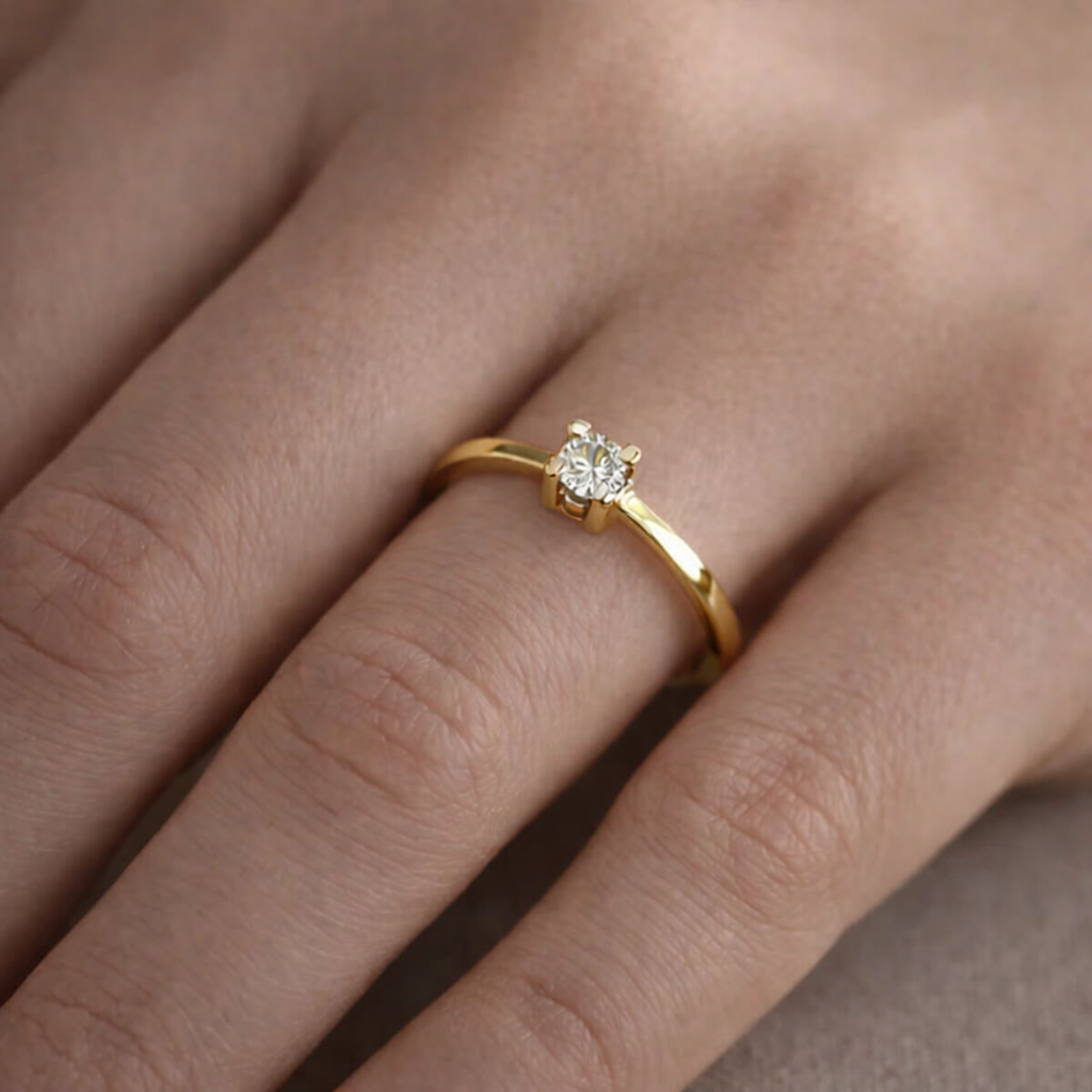 годежен пръстен с диамант 0.18 ct на ръка бяло злато 14K класически солитер K344