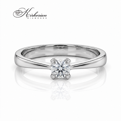 Близък фронтален изглед на пръстен K348 с диамант 0.18 ct, цвят G–H и чистота SI