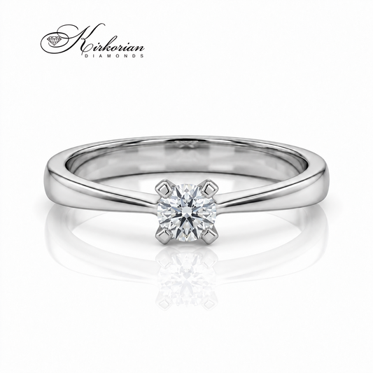 Близък фронтален изглед на пръстен K348 с диамант 0.18 ct, цвят G–H и чистота SI