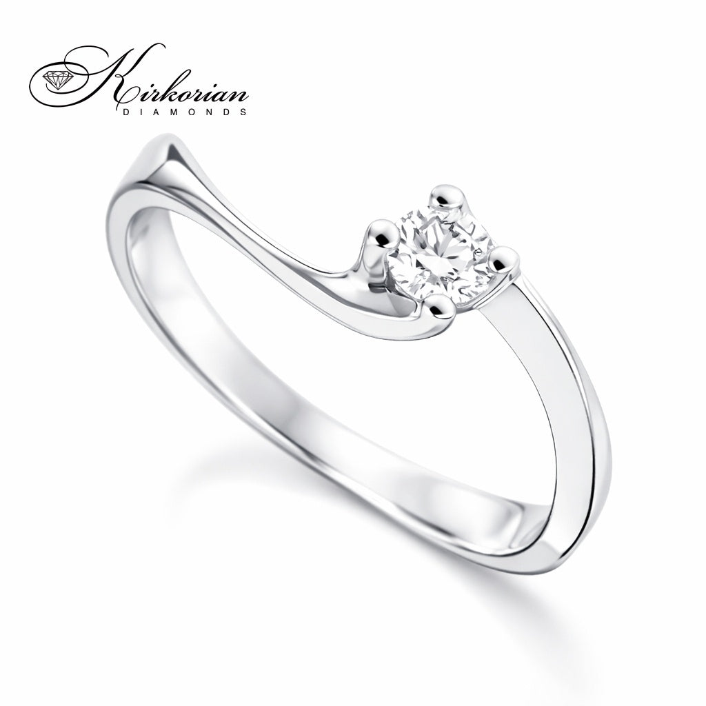 Годежен пръстен с диамант 0.15 ct от злато 14К – модерен дизайн с естествен блясък