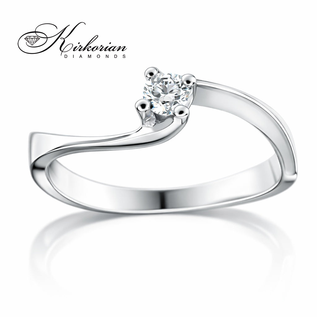 Годежен пръстен с диамант 0.15 ct от злато 14К – модерен дизайн с естествен блясък