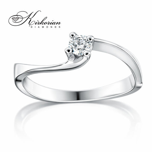 Годежен пръстен с диамант 0.15 ct от злато 14К – модерен дизайн с естествен блясък