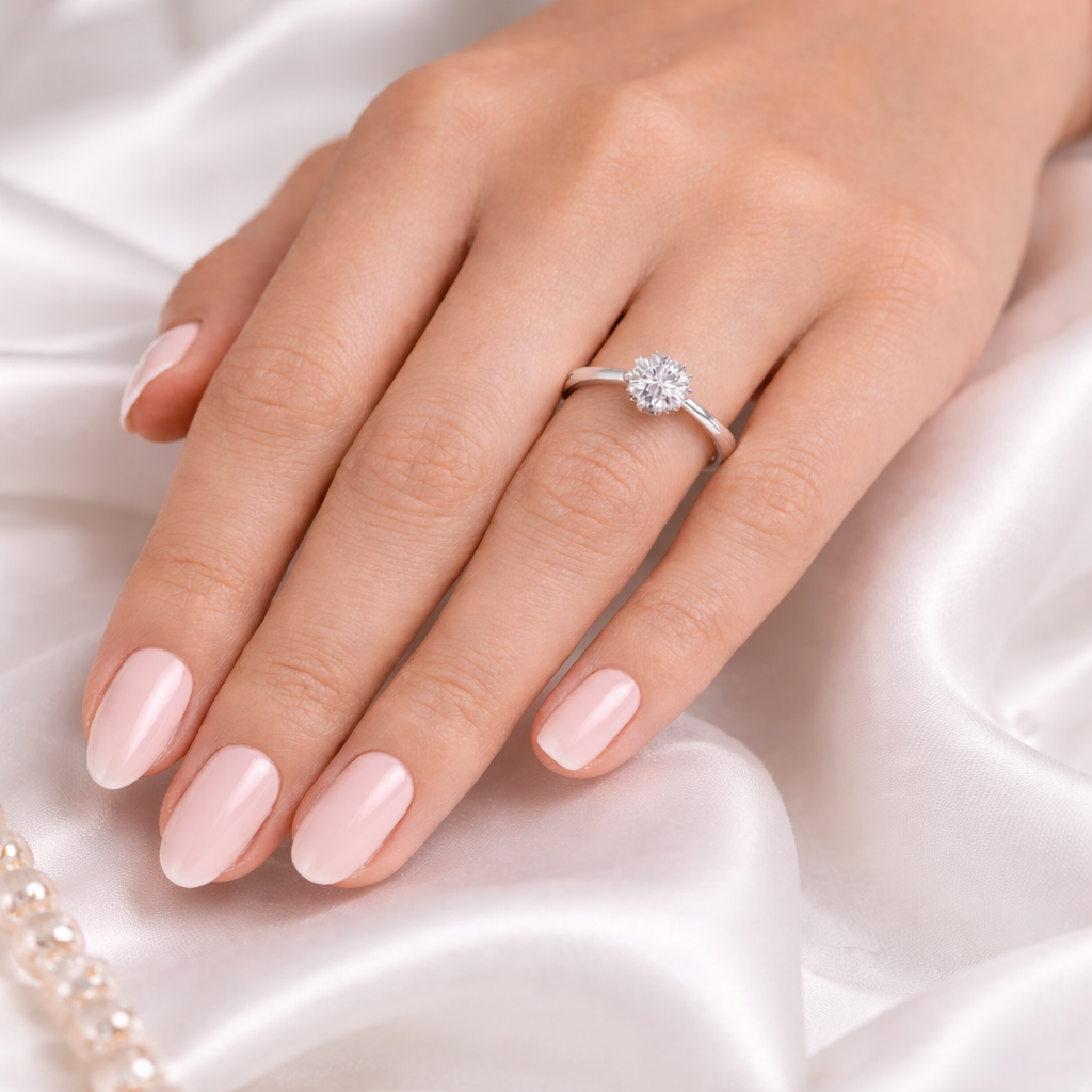 годежен пръстен с диамант 0.30 ct GIA на ръка бяло злато 14K модел K377
