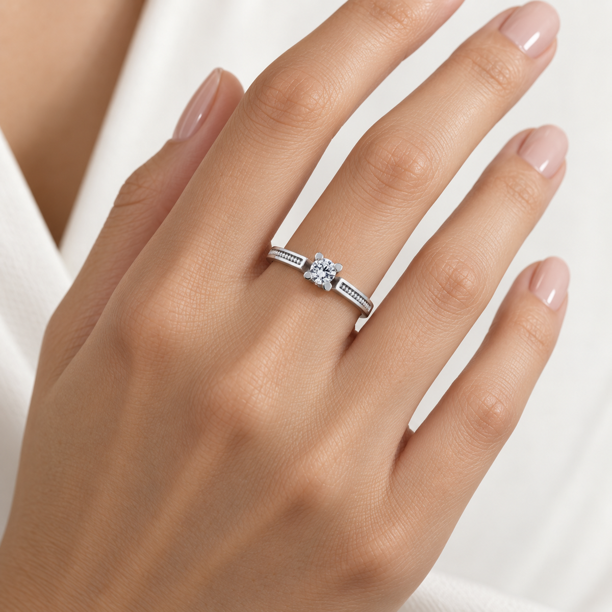Годежен пръстен от бяло злато 14К с диамант 0.245 ct – Лукс на достъпна цена
