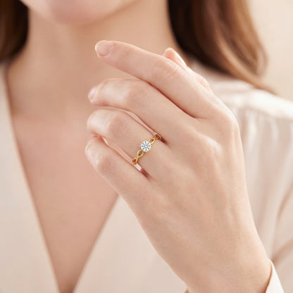 годежен пръстен с диамант 0.30 ct GIA на ръка жълто злато 14K модел K575B