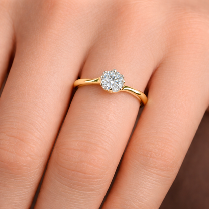 годежен пръстен с диамант 0.30 ct GIA на ръка жълто злато 14k елегантен солитер