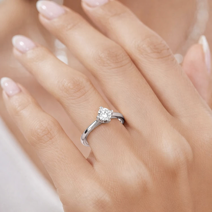 годежен пръстен с диамант 0.30 ct на ръка бяло злато 14K модел K586, елегантен диамантен пръстен, пръстен за предложение Kirkorian Diamonds