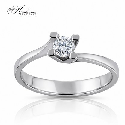 Годежен пръстен от бяло злато 14К с естествен диамант 0.18 ct K599 – изчистен дизайн с брилянтен блясък | Kirkorian Diamonds