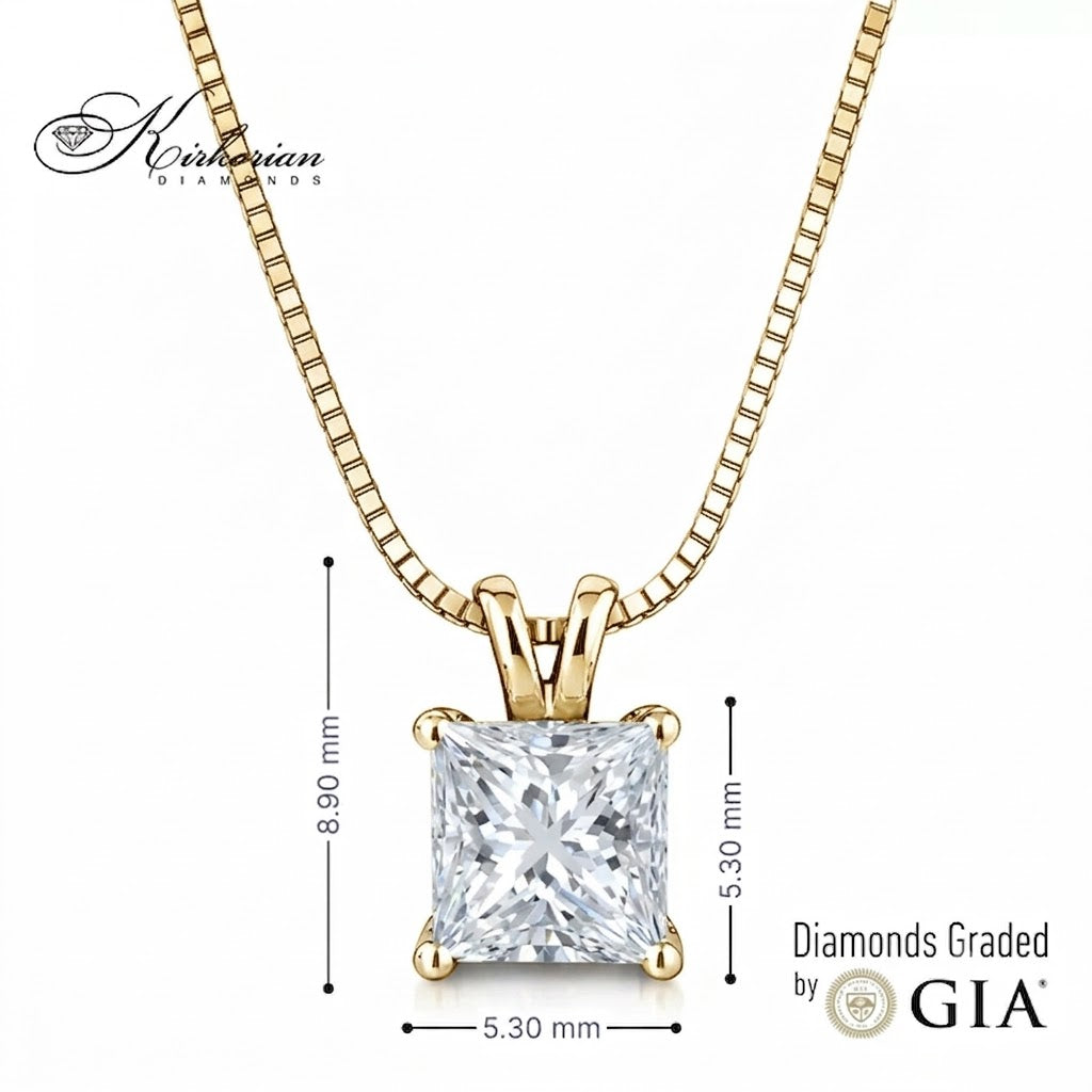 Крупен план на GIA сертифициран диамант Princess 0.50 ct D VS1 в 14К жълто злато