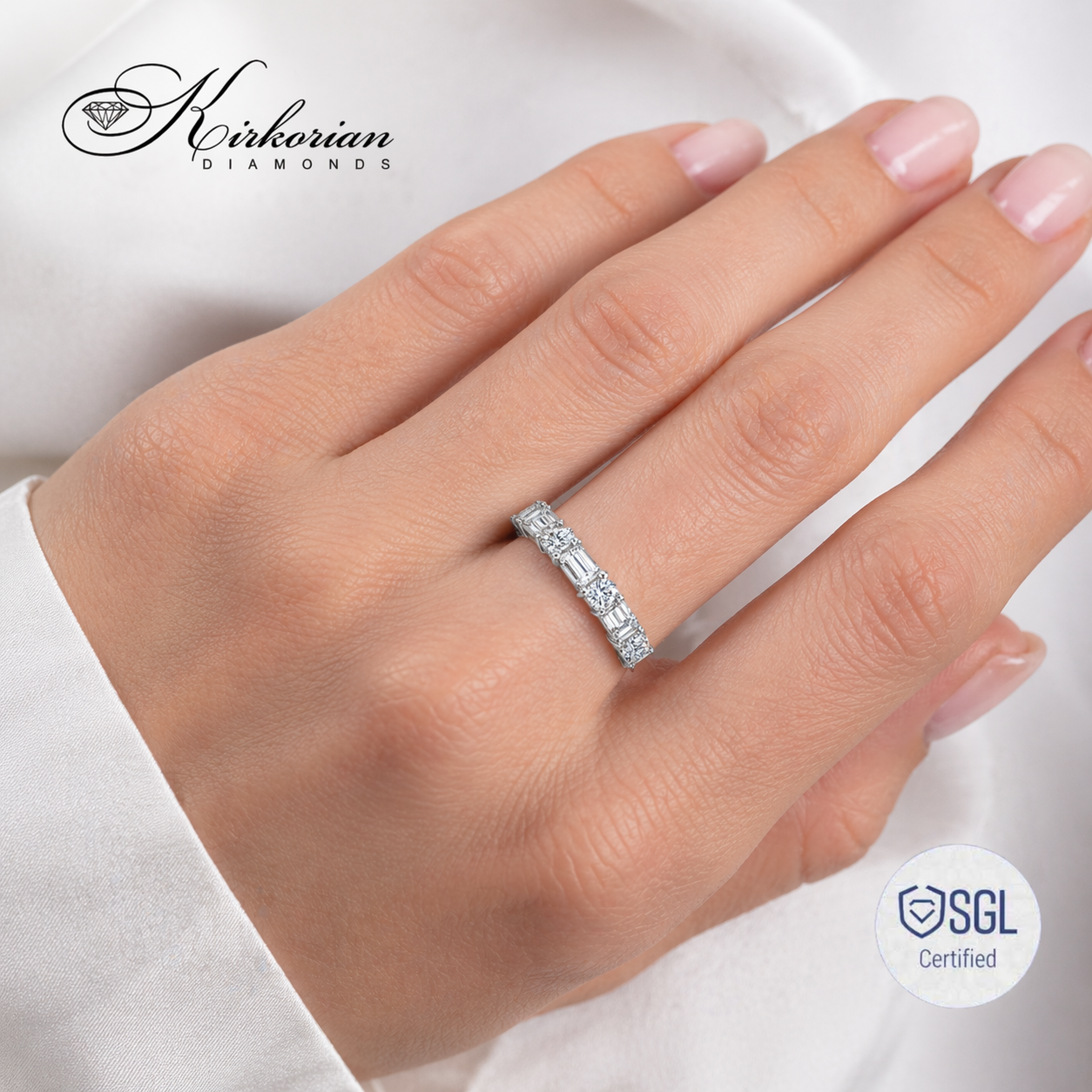 Premium diamond eternity ring върху ръка с естествени диаманти 1.41 ct