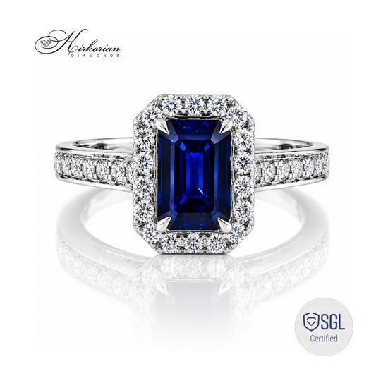 Годежен пръстен със сапфир Emerald Cut и halo диаманти