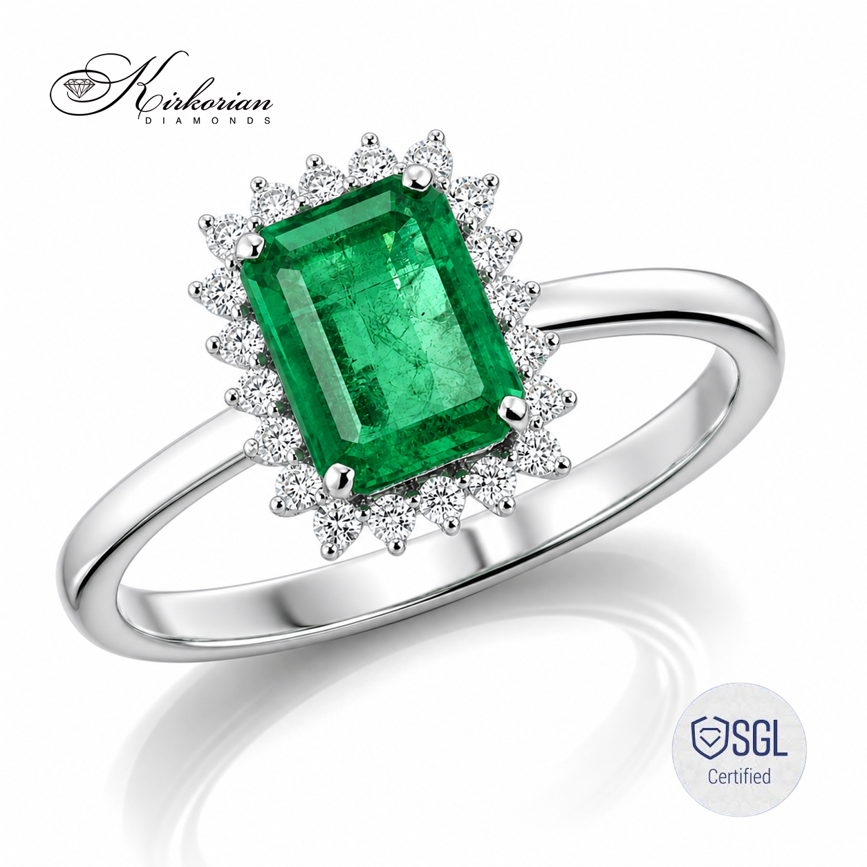 Луксозен emerald cut пръстен със смарагд и диаманти