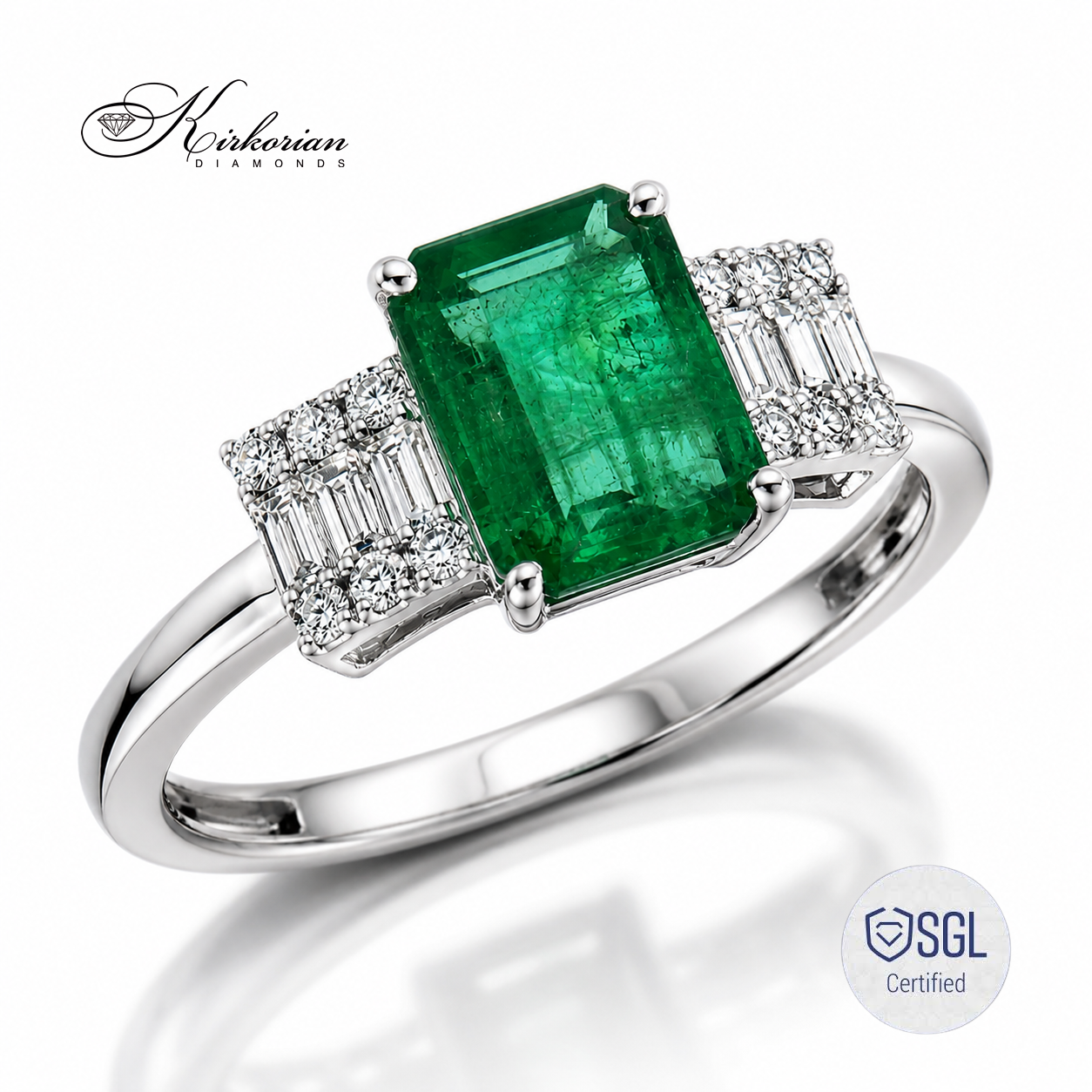 Дамски пръстен със смарагд emerald cut и диаманти