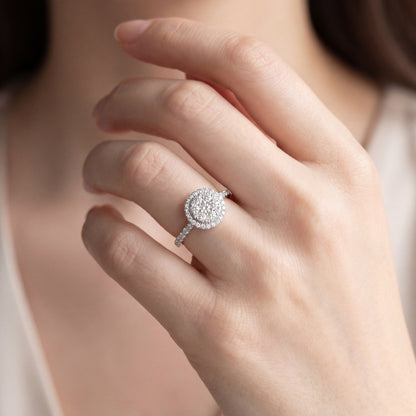 годежен пръстен с диаманти на ръка бяло злато 14к