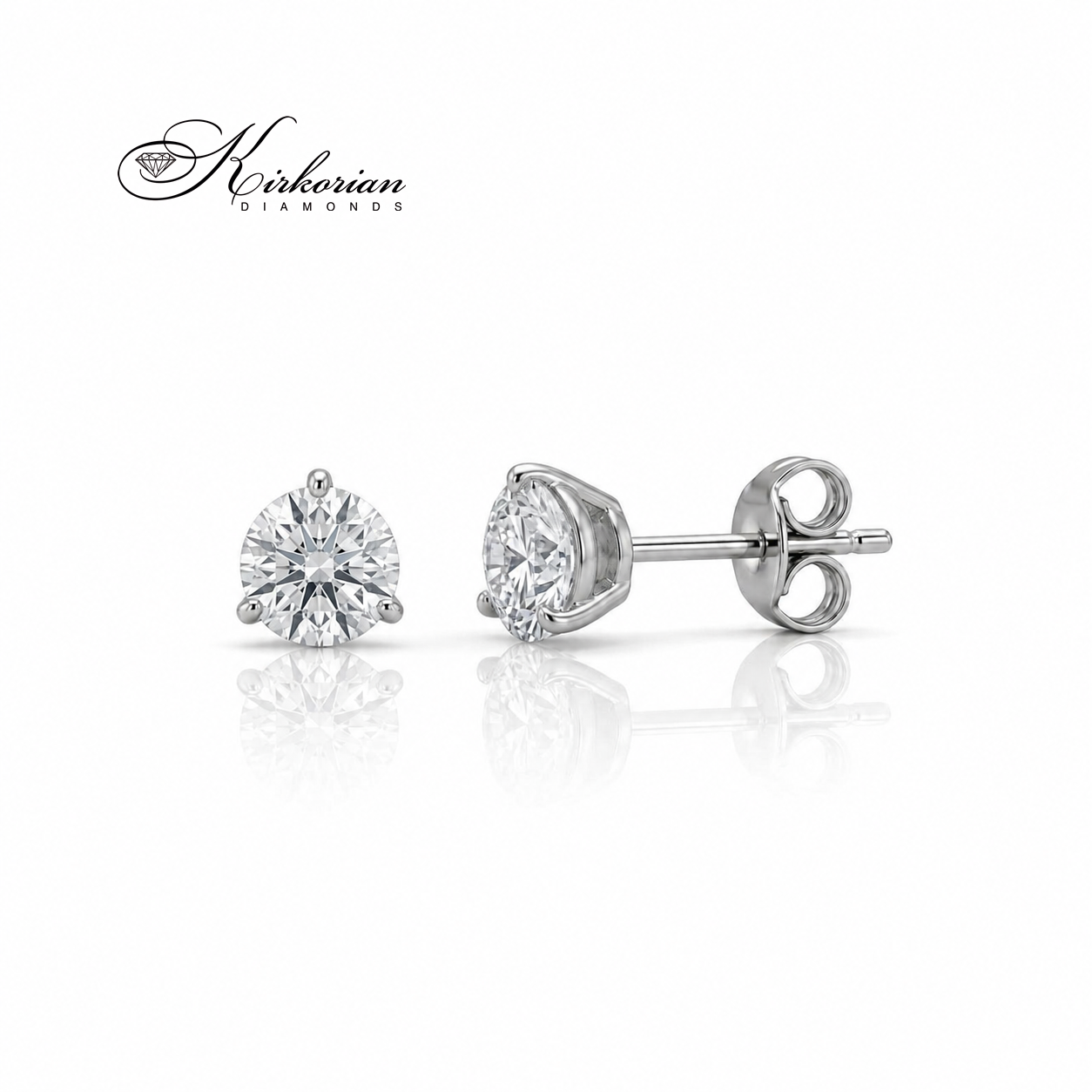 Класически обеци солитер от бяло злато 14K с диаманти 0.36 ct (модел OB125), каса с 3 зъбчета и закопчаване на щифт.