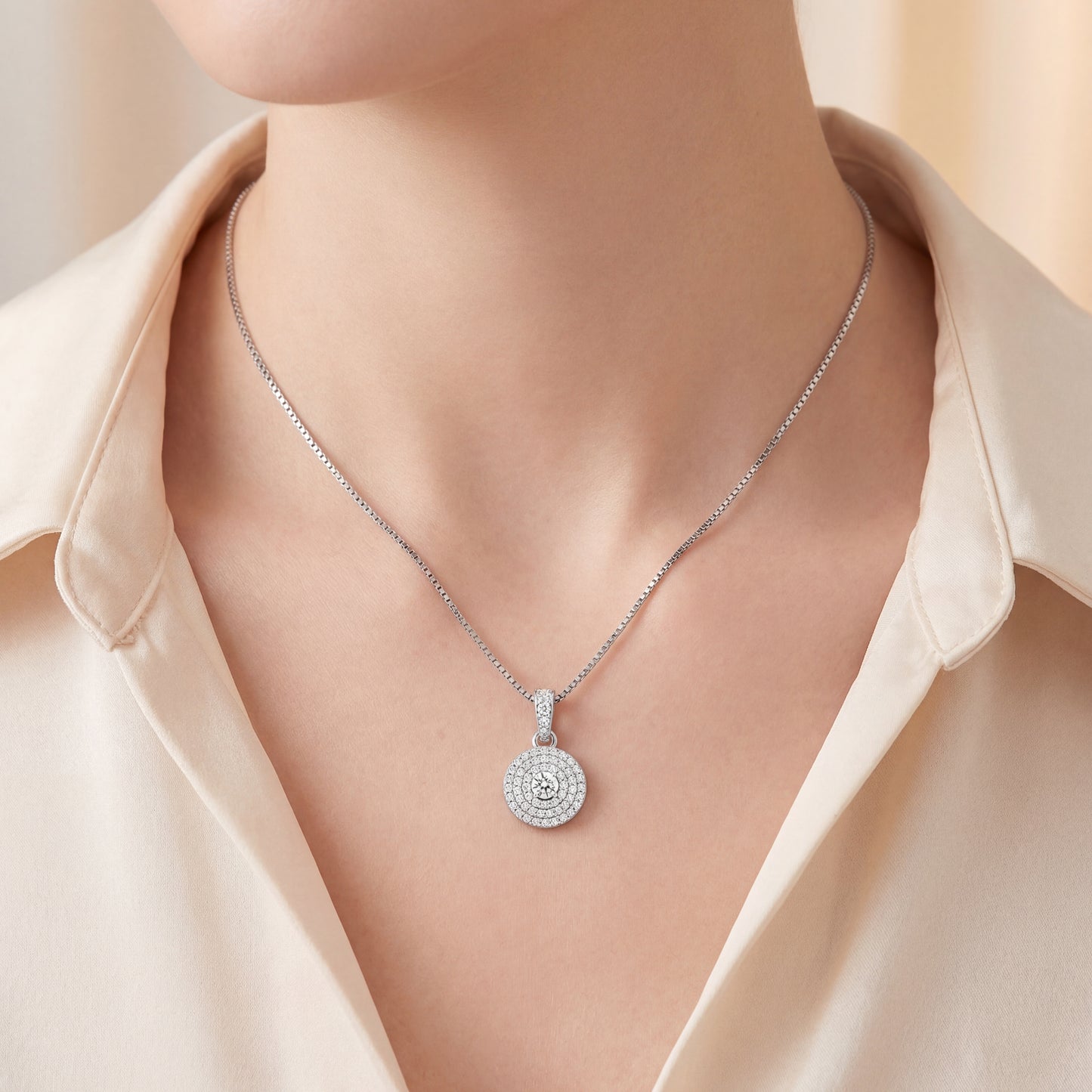 диамантена висулка кръгла форма с естествени диаманти