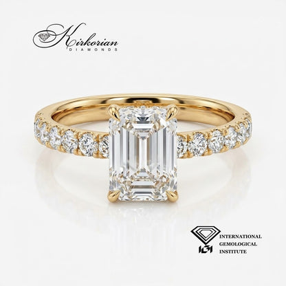 Годежен пръстен RG07665G от 14К жълто злато с Lab Grown диамант Emerald Cut 1,50 ct – фронтален изглед