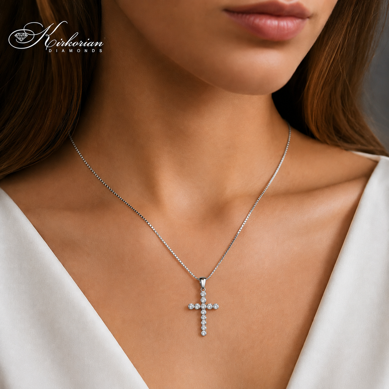 Дамски модел, носещ кръст от бяло злато 14K с естествени диаманти 0.15 ct – луксозно колие RN121 от Kirkorian Diamonds