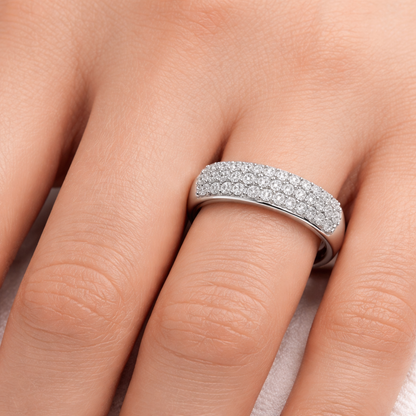 пръстен халка от бяло злато 18K с диаманти 0.75 ct на ръка елегантен диамантен пръстен