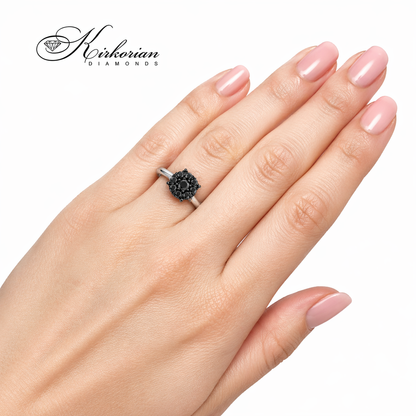 Годежен пръстен с черни диаманти върху ръка – бяло злато 18К 0.29 ct елегантна визия RN208