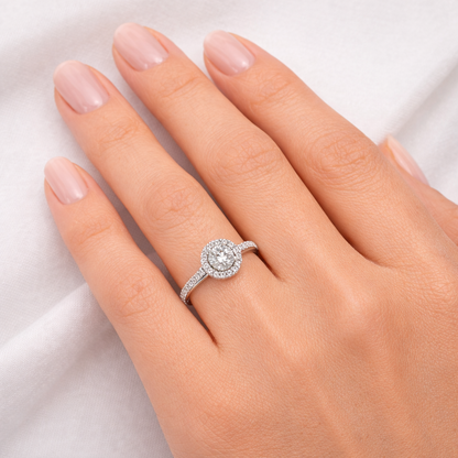 годежен пръстен с диаманти 0.53 ct GIA на ръка бяло злато 18k halo модел RN214B