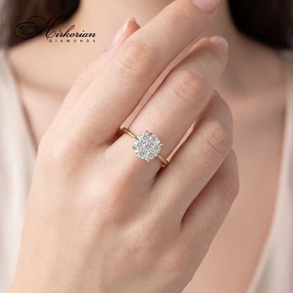 диамантен годежен пръстен 0.35 ct на ръка жълто злато