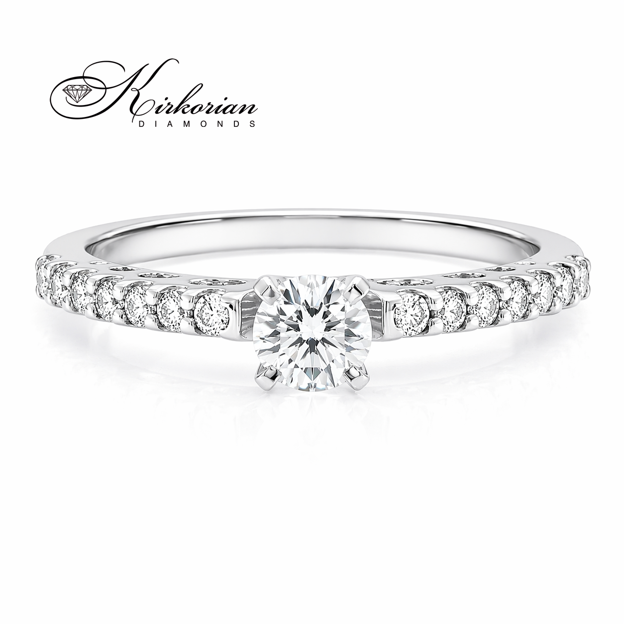 Годежен пръстен 0.35 ct диаманти бяло злато 14К модел RN42 близък план с акцент върху блясъка на диамантите