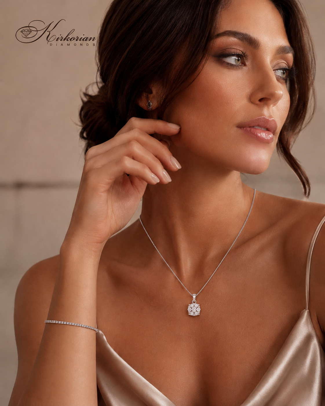 Колие от бяло злато 14К с естествени диаманти 0.20 ct RN49 Kirkorian Diamonds върху модел – луксозно диамантено колие
