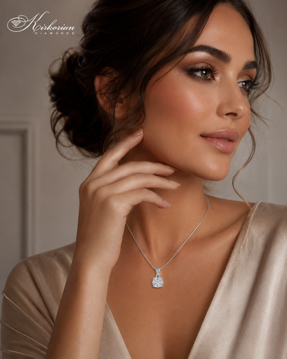 Луксозно колие от бяло злато 18К с естествени диаманти 0.24 ct RN50B Kirkorian Diamonds върху модел – елегантно диамантено колие