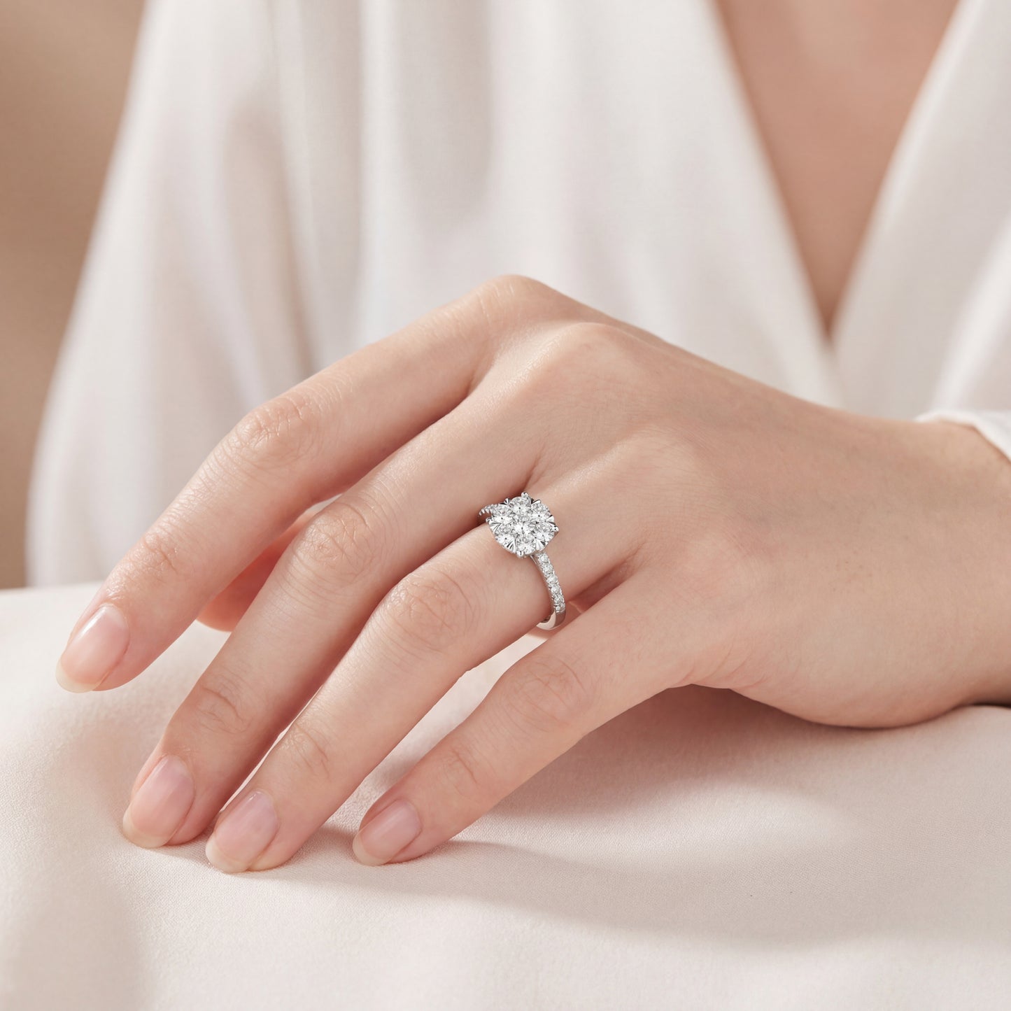 Годежен пръстен с диаманти 0.33 ct от бяло злато 18К – модел RN84B