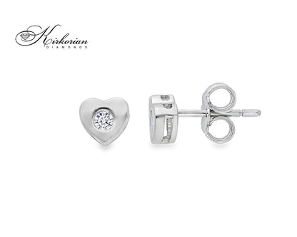 Обеци сърце от бяло злато 18К с диаманти 0.08 ct – елегантен модел с KD сертификат