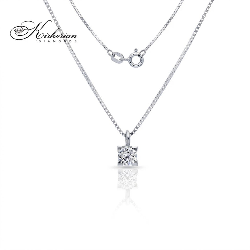 Студийна снимка на колие Kirkorian Diamonds от бяло злато с висулка с диамант 0.07 ct и означени размери 2.80 мм.