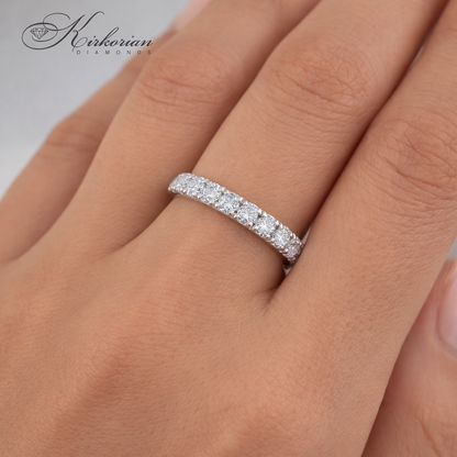 alt: eternity пръстен с диаманти 0.27 ct от бяло злато 18K луксозен дамски диамантен пръстен