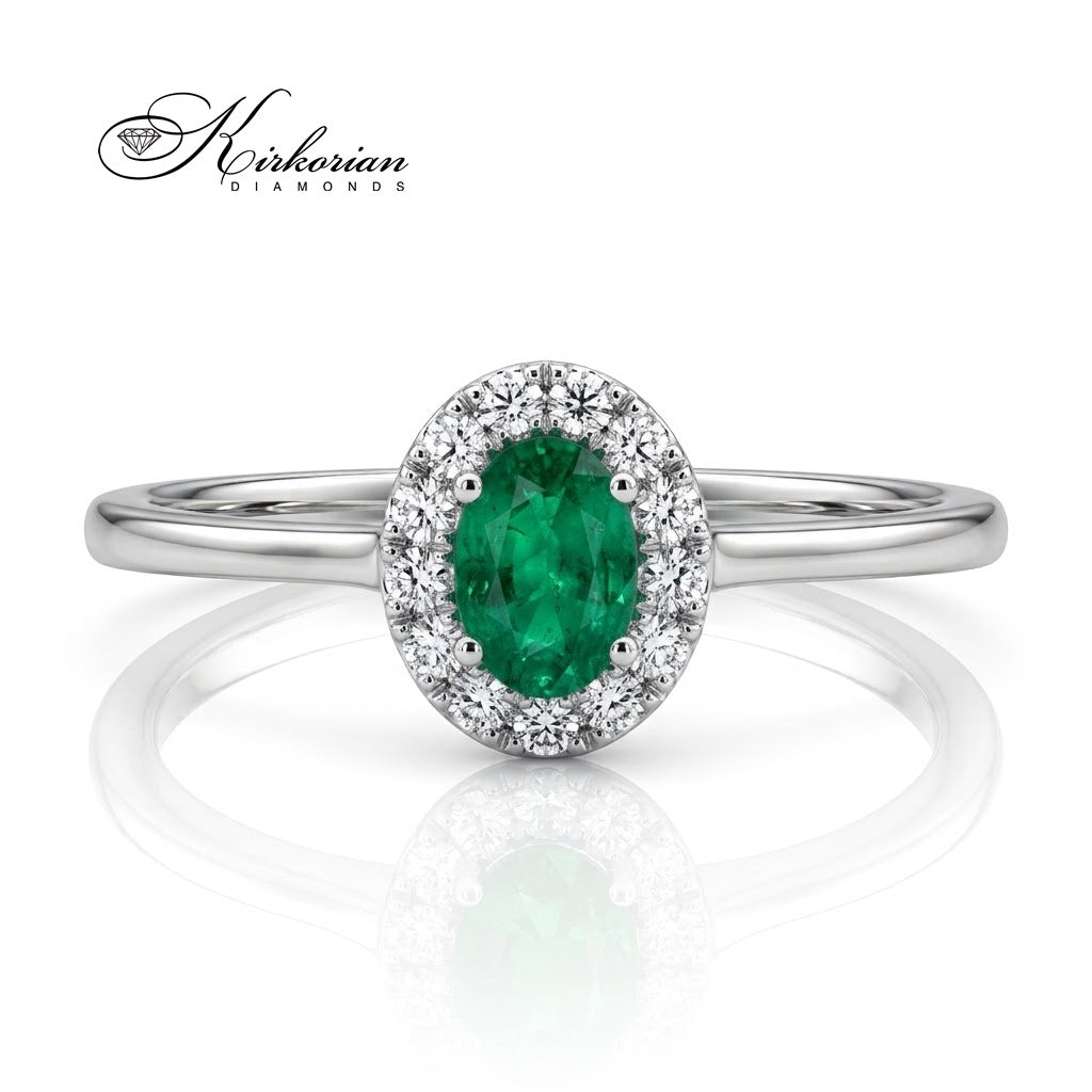 Пръстен с овален смарагд 0.27 ct и естествени диаманти 0.09 ct – фронтален изглед