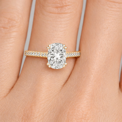 Годежен пръстен на ръка Cushion 1.60 ct лабораторно създаден диамант