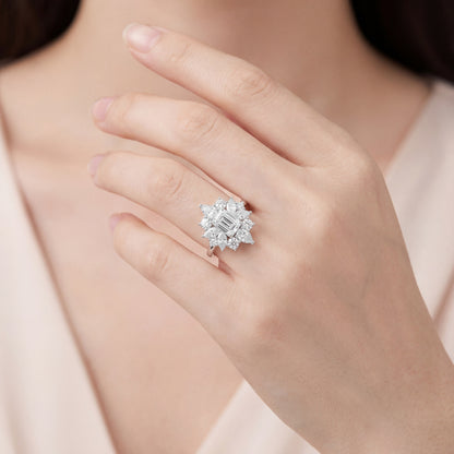 Годежен пръстен с лабораторен диамант на ръка Kirkorian Diamonds