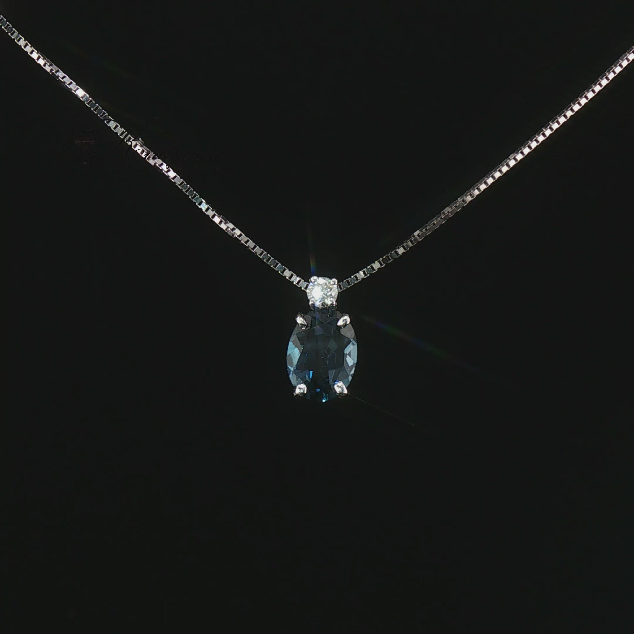 Видео на колие от 14К бяло злато с естествен London Blue Topaz 1.32 ct и естествени диаманти 0.07 ct – модел 331TL.