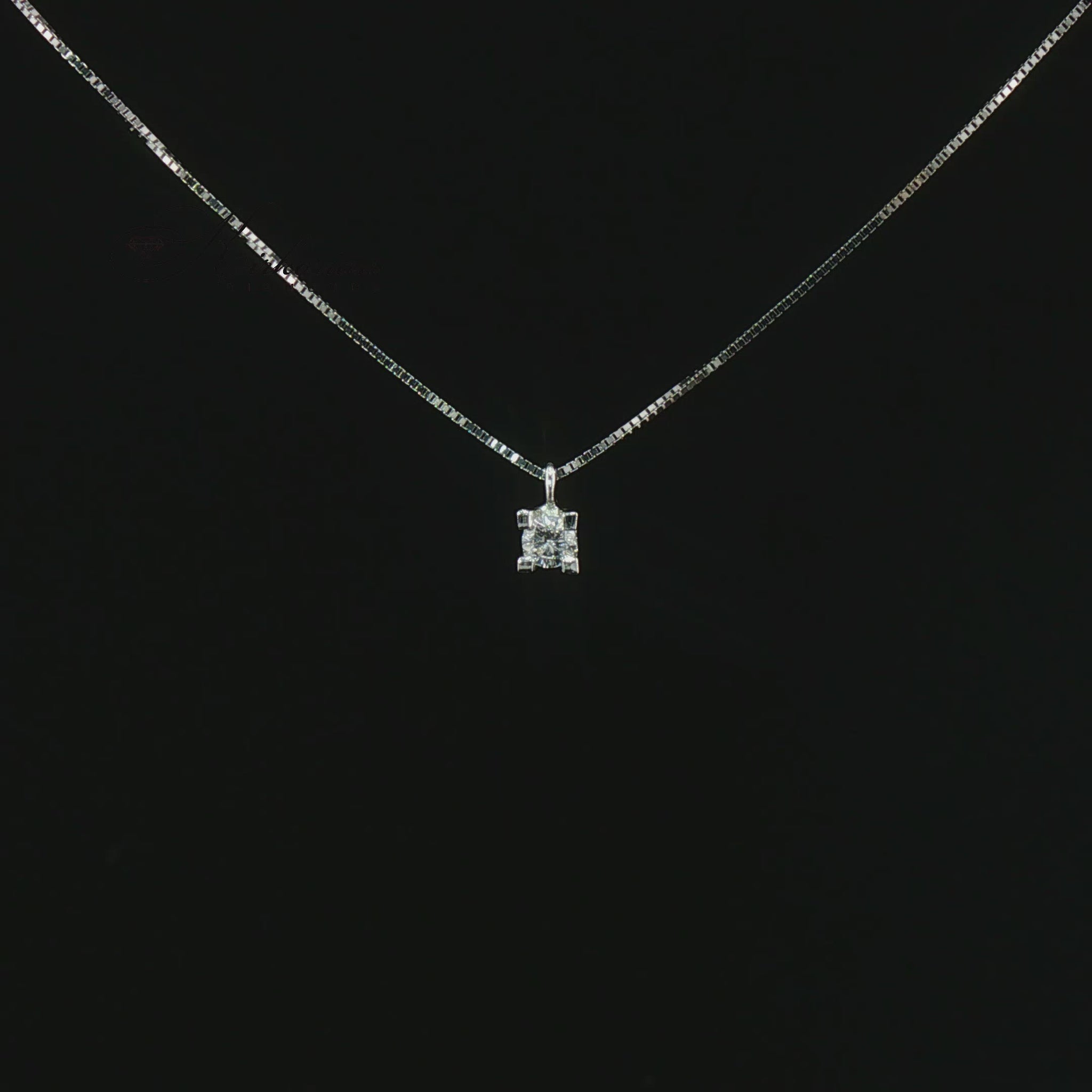 Видео на класическо колие от бяло злато 18K с естествен диамант 0.07 ct – елегантен солитер от Kirkorian Diamonds