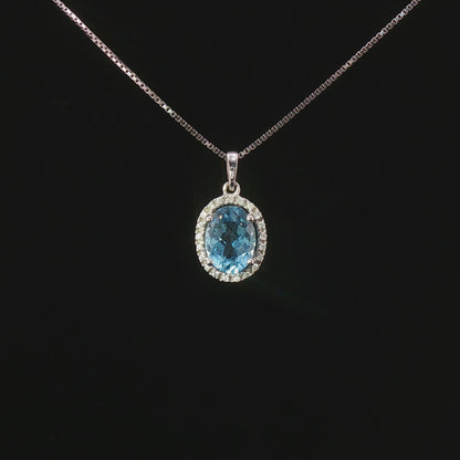 Видео на колие от 14К бяло злато с естествен син топаз 1.26 ct и естествени диаманти 0.07 ct – модел KN2 от Kirkorian Diamonds.