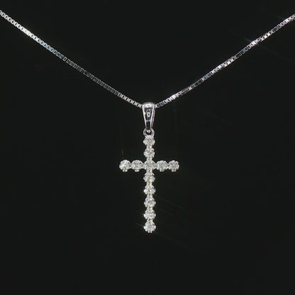 Видео на кръст от бяло злато 14K с естествени диаманти 0.15 ct – елегантно колие модел RN121 от Kirkorian Diamonds