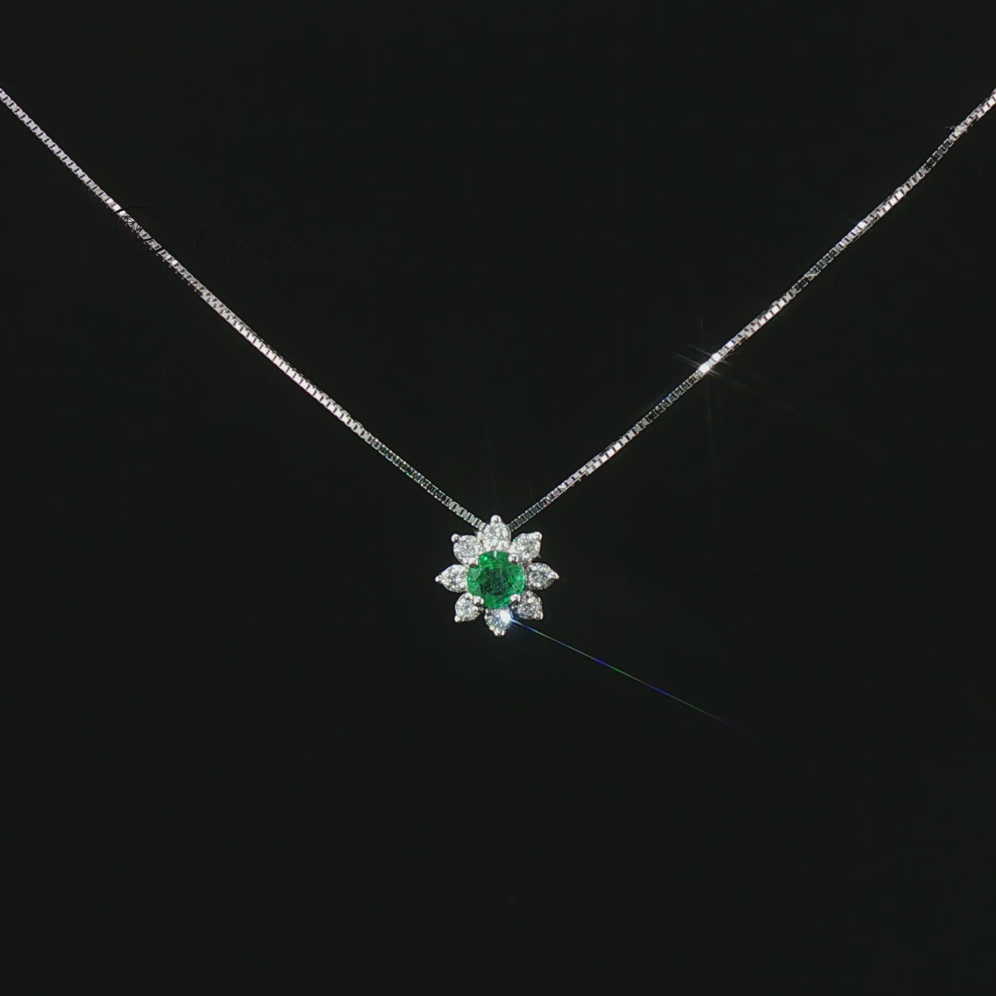 Видео на колие от 18К бяло злато със смарагд 0.14 ct и диаманти – модел S262364SB