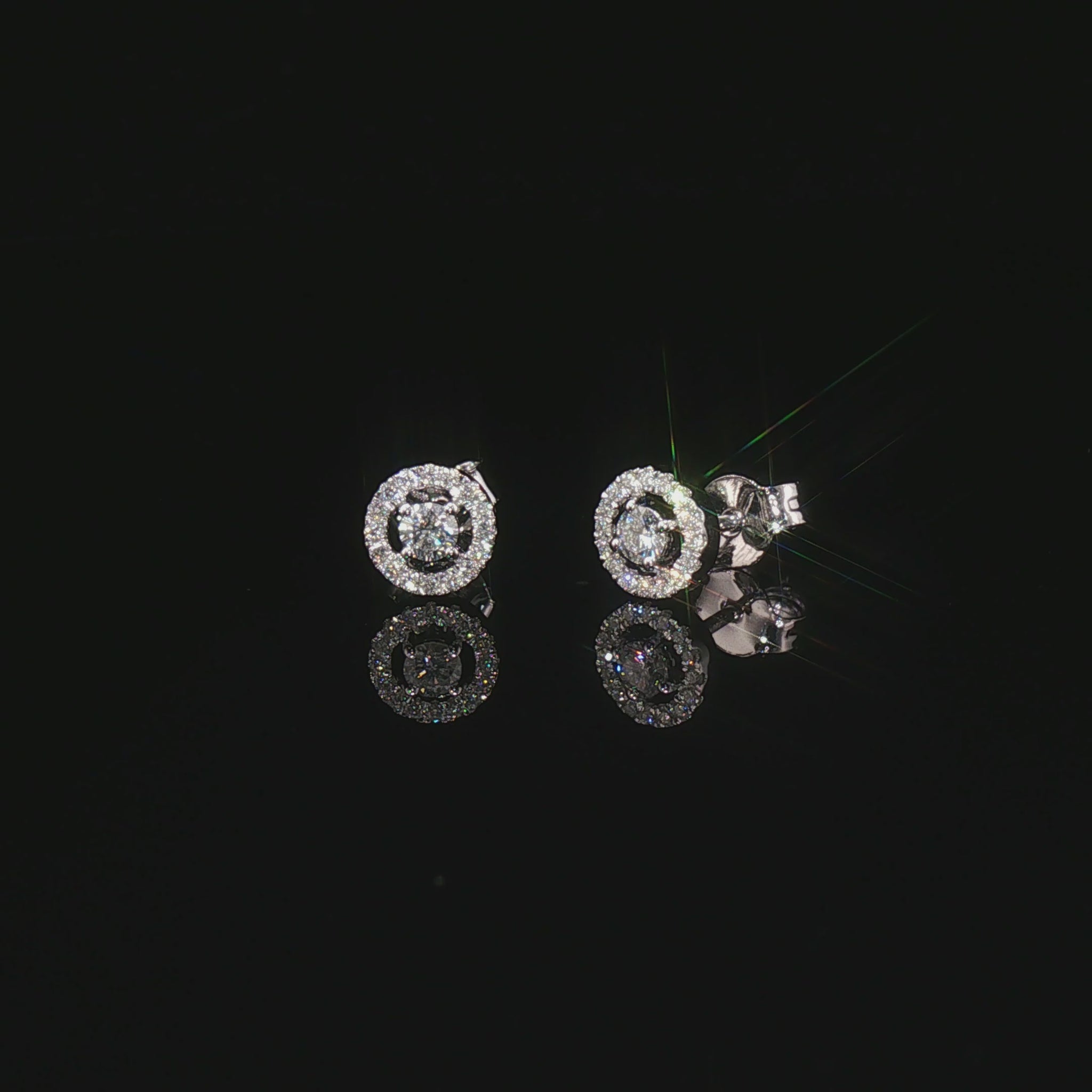 Видео на обеци от бяло злато 14К с естествени диаманти с общо тегло 0.36 ct – модел ER3499AA.