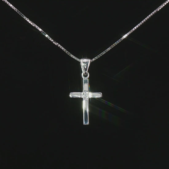 Видео на кръст от бяло злато 14K с естествен диамант 0.015 ct – елегантно колие модел VS007 от Kirkorian Diamonds