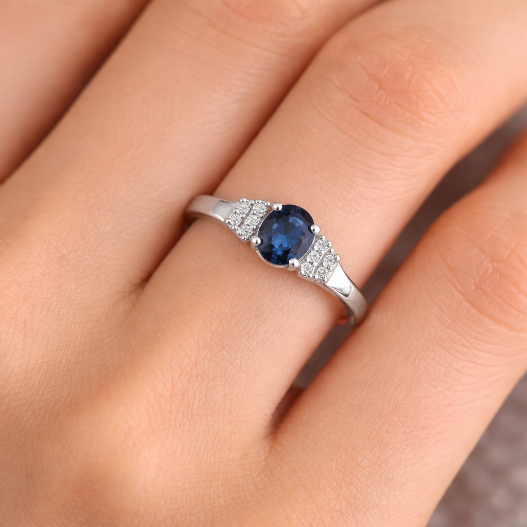 Годежен пръстен от бяло злато 14К със сапфир 0.47 ct и диаманти 0.04 ct KD сертификат – Елегантен модел код RN2B