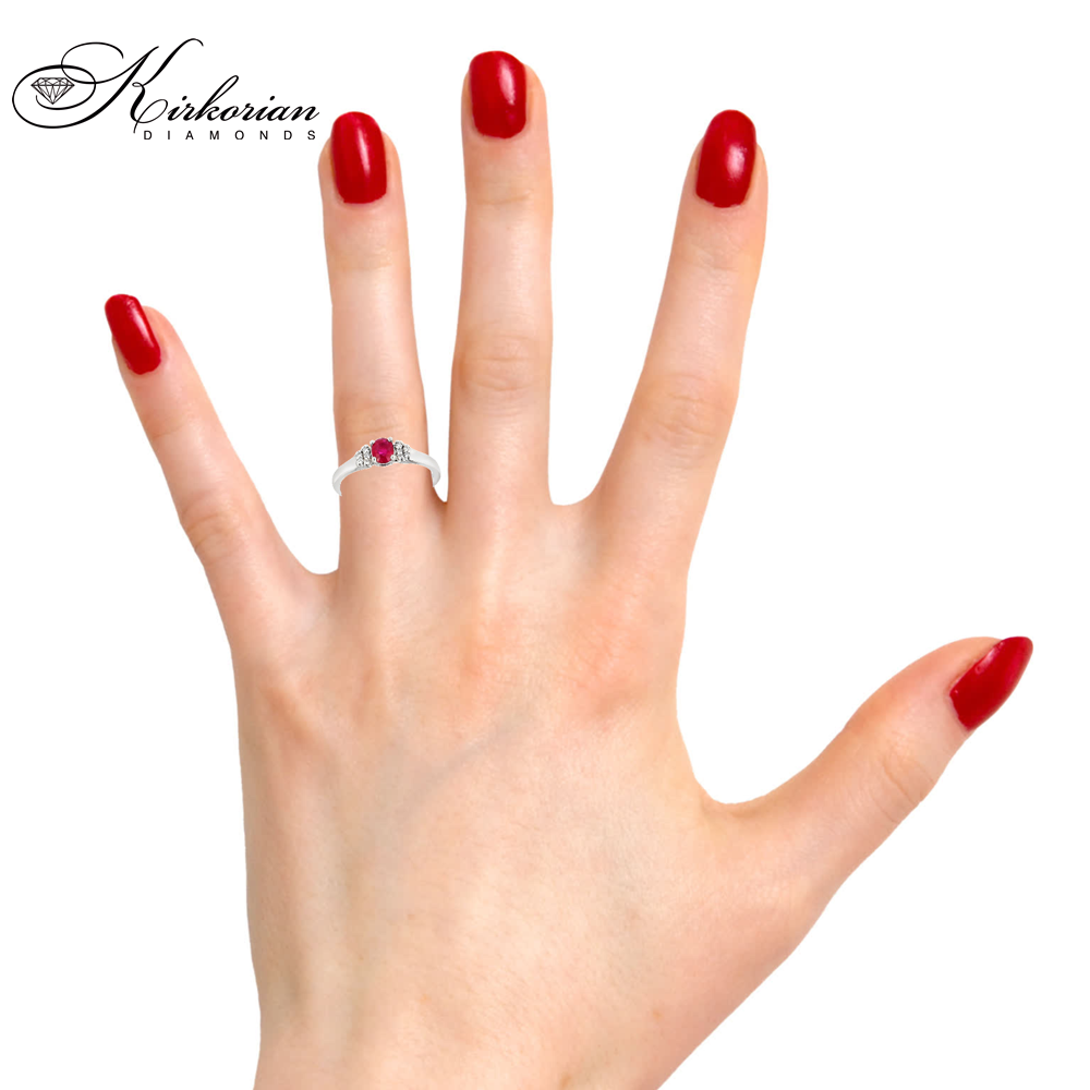 Годежен пръстен от бяло злато 18К с рубин 0.47 ct и диаманти 0.05 ct – код RN3
