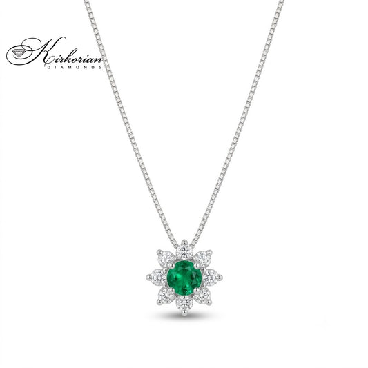 Колие от 18К бяло злато с централен зелен смарагд 0.14 ct и ореол от диаманти