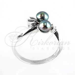 Пръстен бяло злато черни перли и диамант 0.03 карата Код:R1099